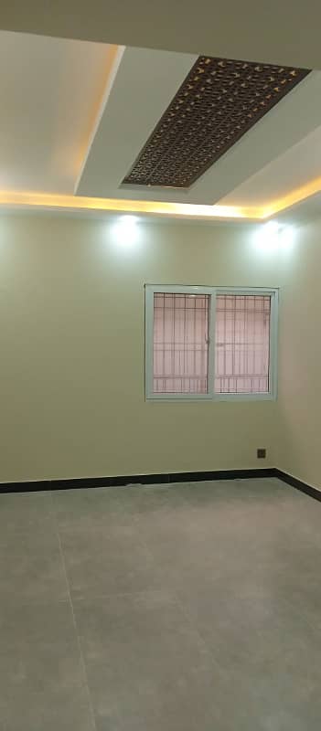 3 Bedrooms, DD With Servant Quarter Flat Is Available For Sale Clifton Block-1, 3
