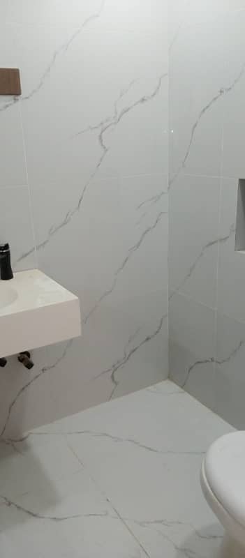 3 Bedrooms, DD With Servant Quarter Flat Is Available For Sale Clifton Block-1, 14