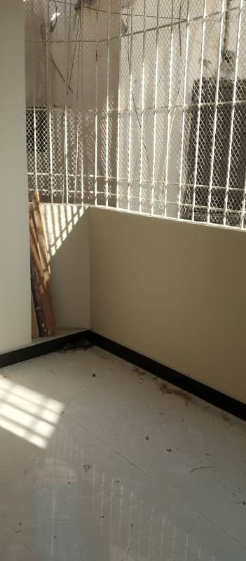 3 Bedrooms, DD With Servant Quarter Flat Is Available For Sale Clifton Block-1, 18