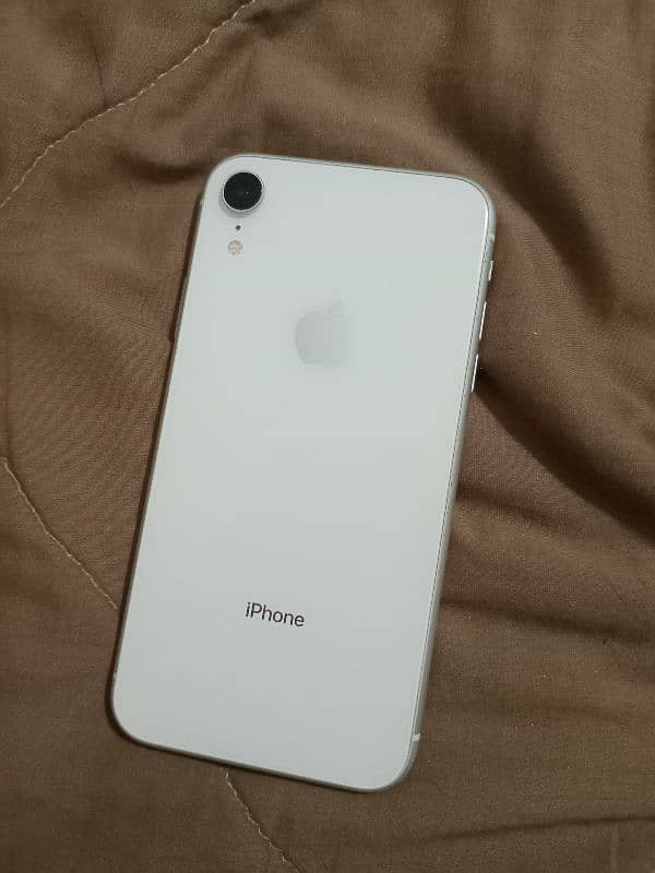IPHONE XR USED 64GB CLEAN CONDITION 1
