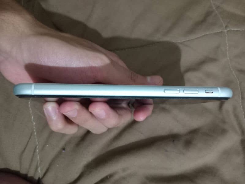 IPHONE XR USED 64GB CLEAN CONDITION 2