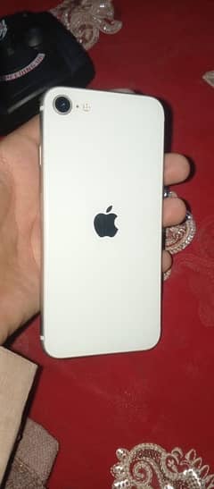 81 health non pta 10/10 condition hai al ok hai iPhone SE 2020 hai