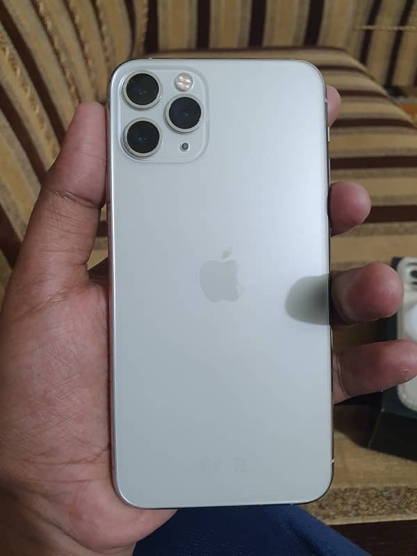 iPhone 11 pro 256GB Factory Unlock with box 1