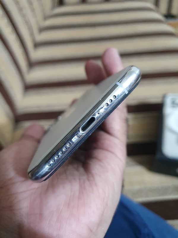 iPhone 11 pro 256GB Factory Unlock with box 3