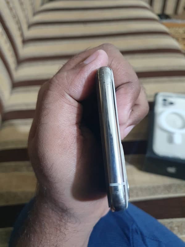iPhone 11 pro 256GB Factory Unlock with box 5