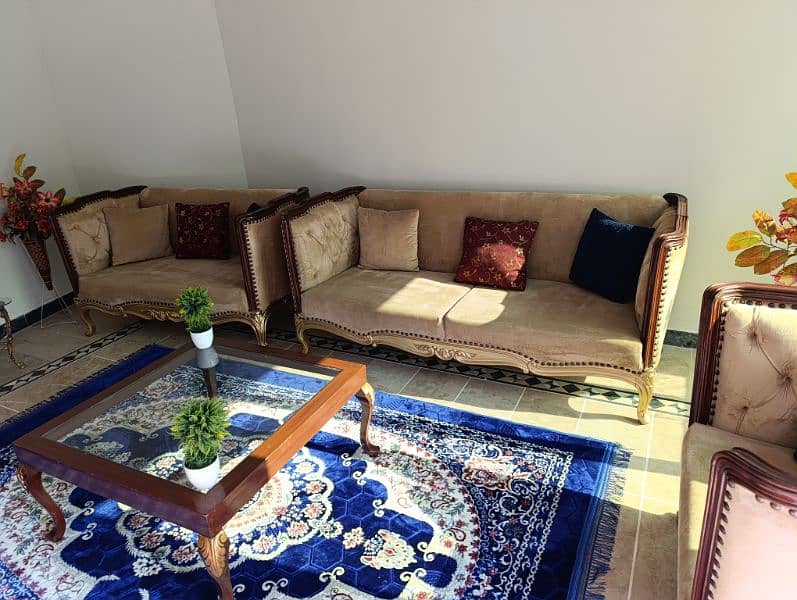 7  seater sofa extra large size in excellent condition 3+2+1+1 8