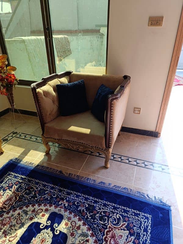 7  seater sofa extra large size in excellent condition 3+2+1+1 9