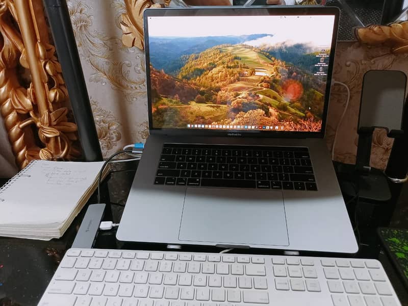 Apple MacBook Pro 15.4-Inch (2018) – Intel Core i7, 16GB RAM, 256GB SS 13