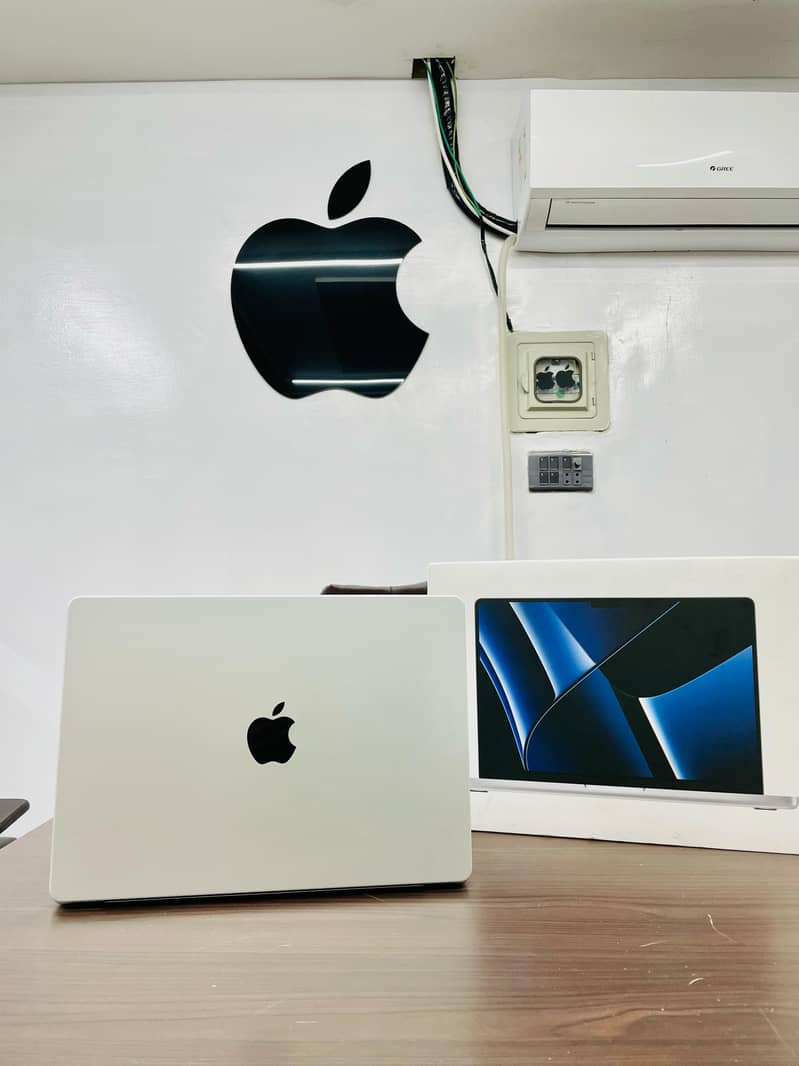 Apple Macbook Pro M2 Chip 14.2" 16/512 0