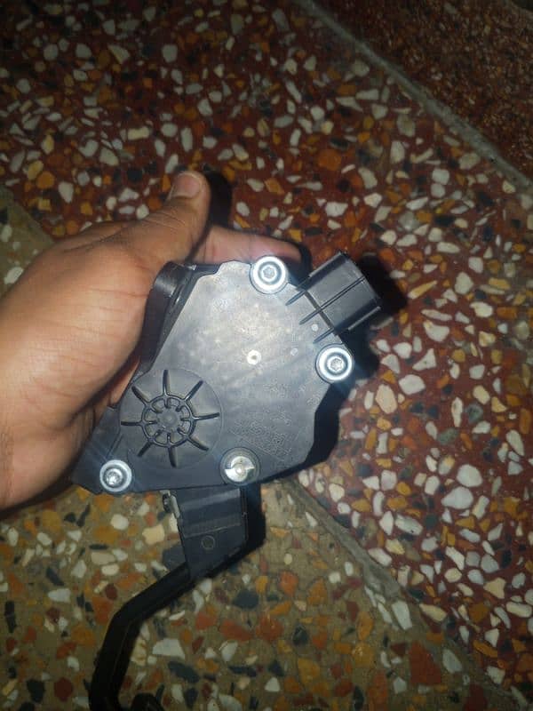 Toyota Corolla accelerator pedal 2