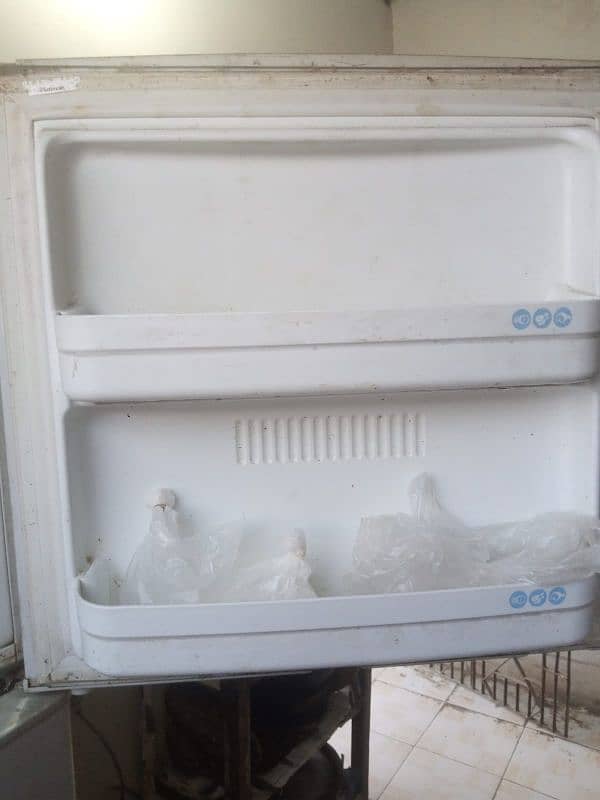 LG imported fridge nonfrost 3