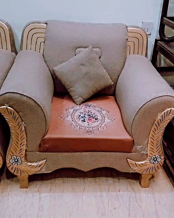 5 seater sofa set with table 0