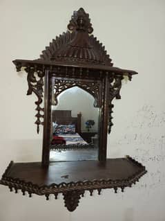 Beautiful and elegant decor mirror