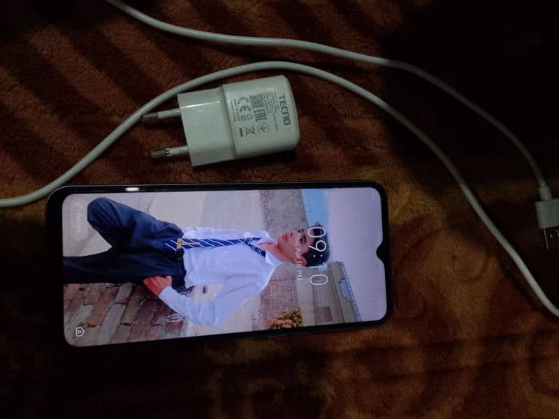 Tecno Spark 8c 0