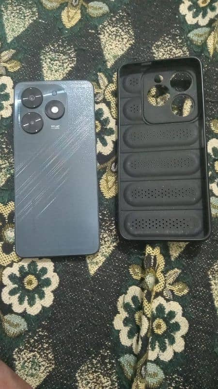 Almost new with complete box tecno spark 20c 8/128 gb 2