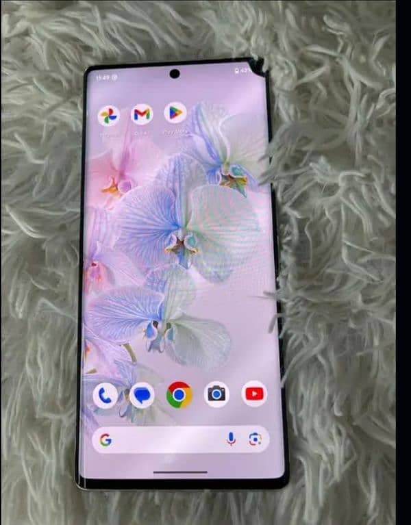 google Pixel 6 Pro 12/128 GB ek Dot hai corner pe 0