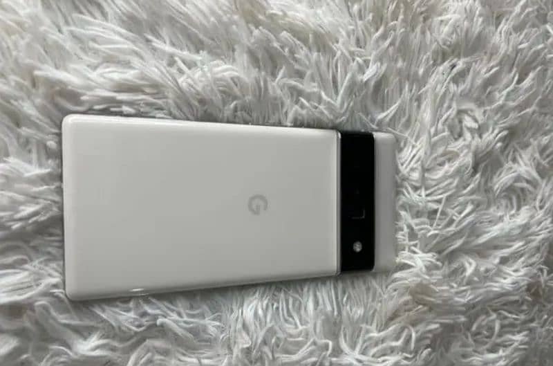 google Pixel 6 Pro 12/128 GB ek Dot hai corner pe 1