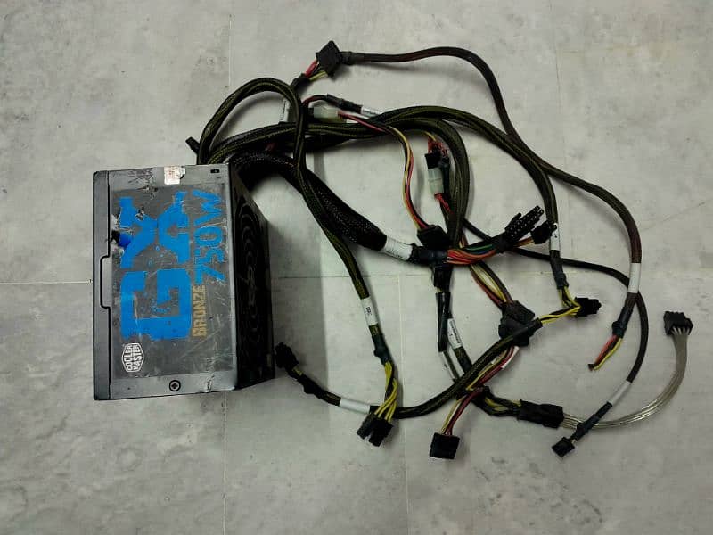 Cooler Master GX 750 Watts Power Supply 3