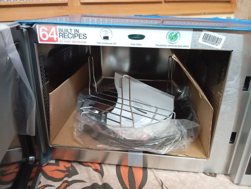 DAWLANCE MICROWAVE OVEN CONVECTION Model DW 115 CHZP 0