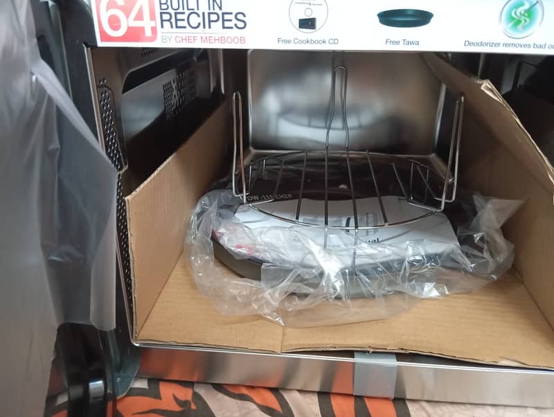 DAWLANCE MICROWAVE OVEN CONVECTION Model DW 115 CHZP 2