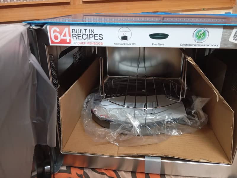 DAWLANCE MICROWAVE OVEN CONVECTION Model DW 115 CHZP 3