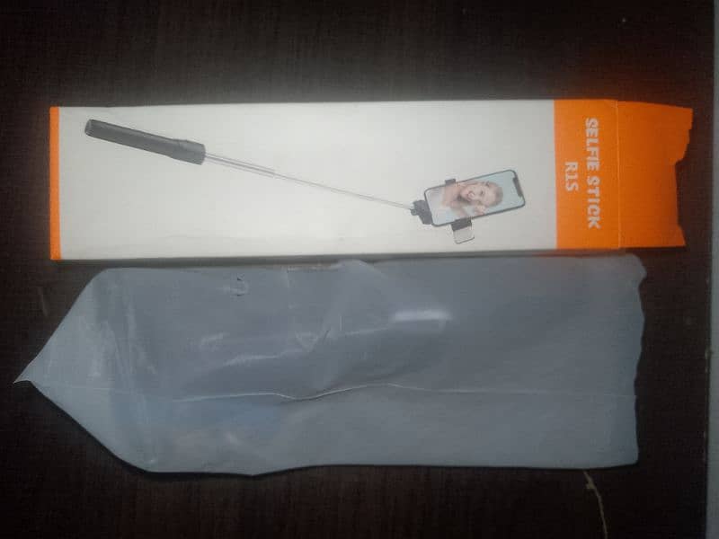 Original 4 in 1 selfie stick with light | For Vlogging  photography 2