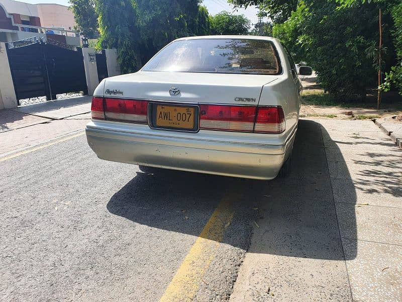 Diesel automatic Toyota Crown. WhatsApp msg pls. 0
