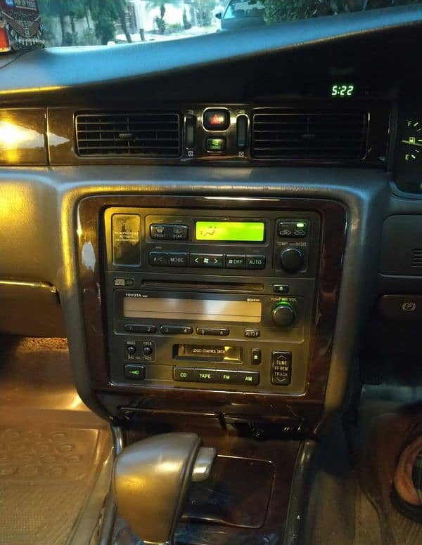 Diesel automatic Toyota Crown. WhatsApp msg pls. 1