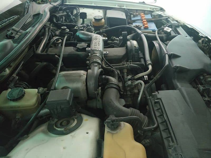 Diesel automatic Toyota Crown. WhatsApp msg pls. 8