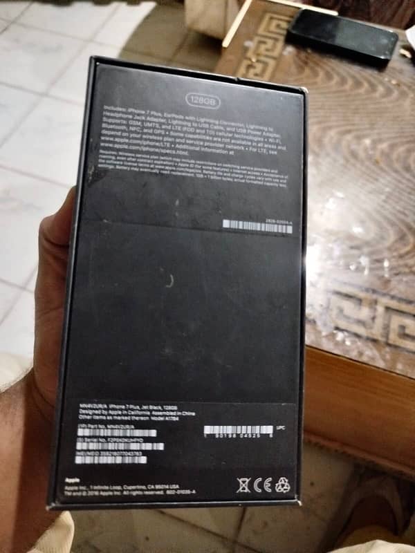 iphone7plus “jet black”128gb 13
