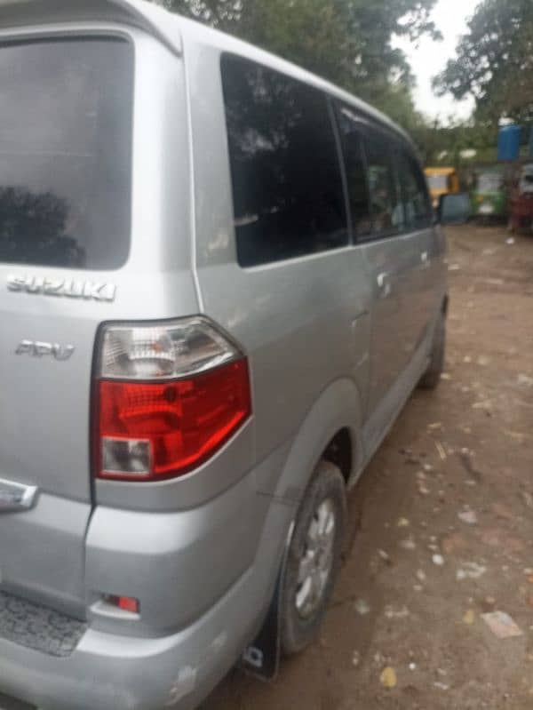Suzuki APV 2011 3