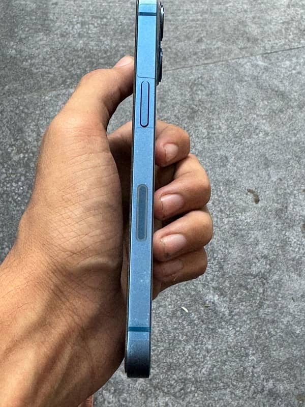 iPhone 13 non-pta factory unlock with Box 2