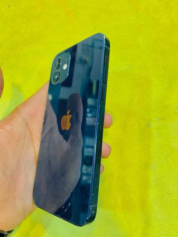 IPhone 12 3