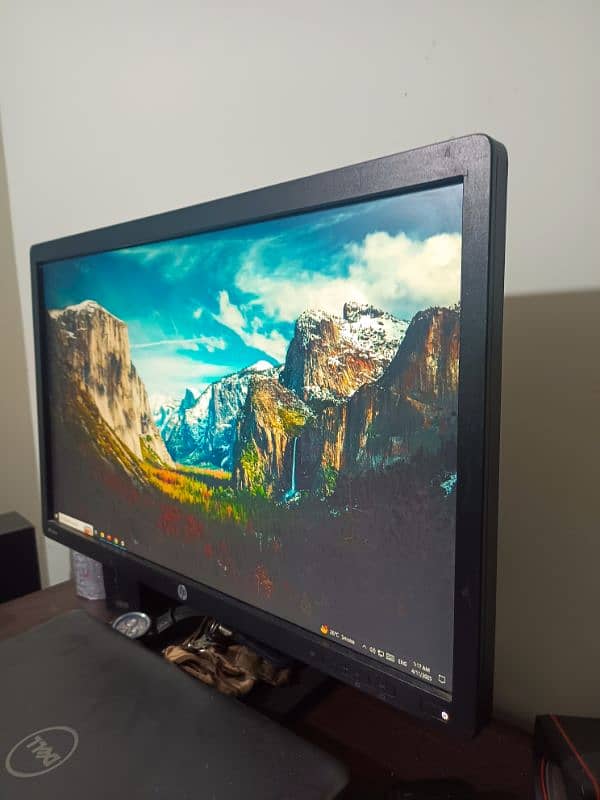 HP Z23i Available in Mint Condition Used 1 Year in Good Quality 1