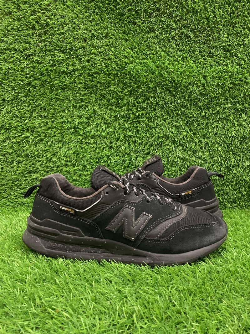 New Balance 997H (Triple Black) 0
