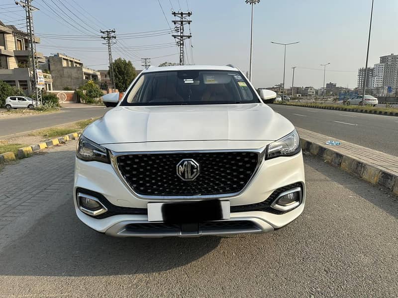 MG HS 2022 2