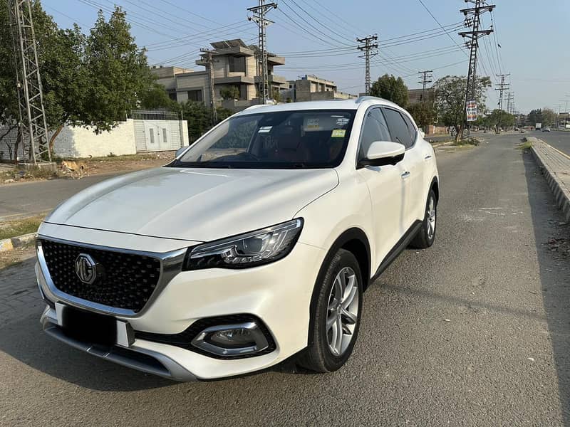 MG HS 2022 3