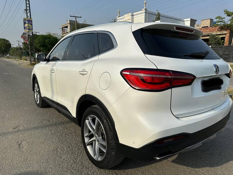 MG HS 2022 9