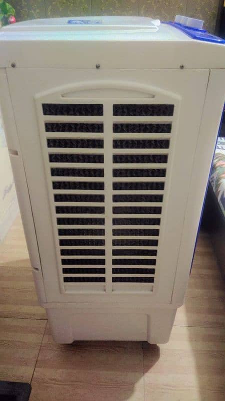 Air coolar for sale only 3 months used all ok like a new air like a Ac 2