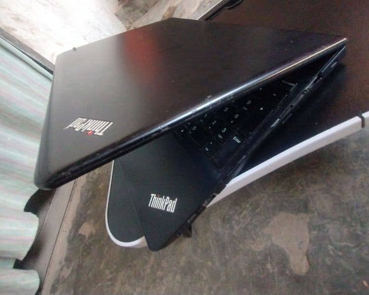 Lenovo Thinkpad E570 Ci3 7th gen 8gb RAM and 128gb ssd nvme 3
