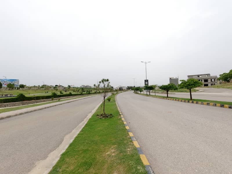 2 Kanal Plot File Booking Available For Sale On Installments At Zinnia Block Taj Residencia One Of The Most Beautiful Locations Of Islamabad, Down Payment 121.2 Lakh 4