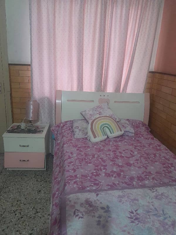 single bed side table and study table 0