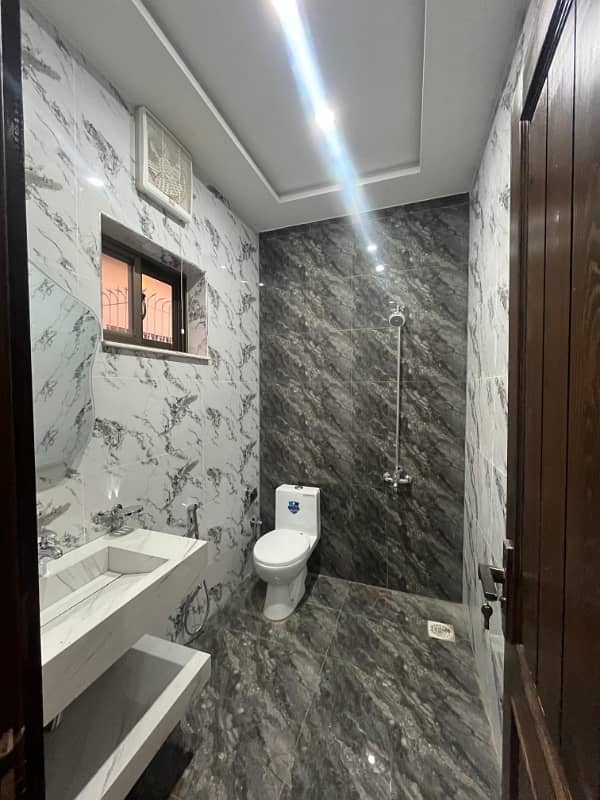 8 MARLA BRAND NEW HOUSE FOR SALE in FAISAL TOWN BLOCK A 20