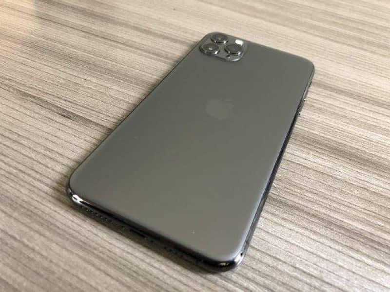11 pro max 256 gb pta approved with box 1