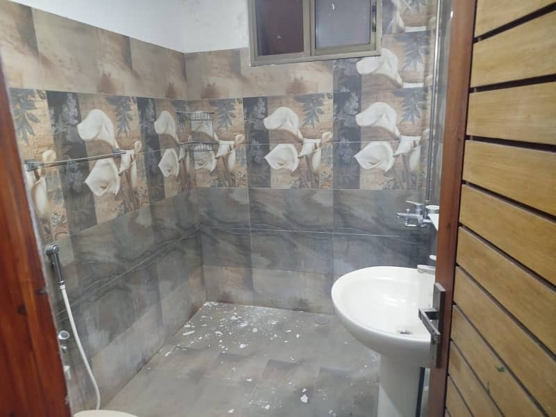 Prime Location Flat Of 7 Marla Is Available For Sale In Askari 2, Askari 2 9