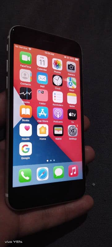 i phone SE 2020 For Sale in 10/10 condition Sim working Battery 85% 0