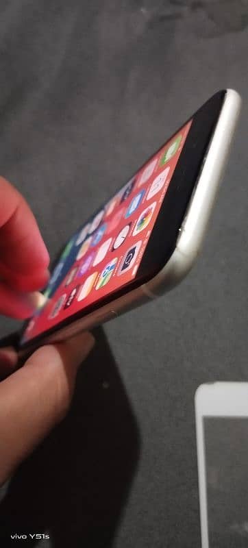 i phone SE 2020 For Sale in 10/10 condition Sim working Battery 85% 4