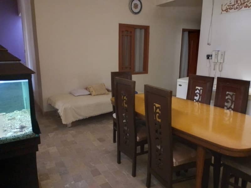 A Spacious 180 Square Yards House In Metrovil Colony - Block 3/1 1