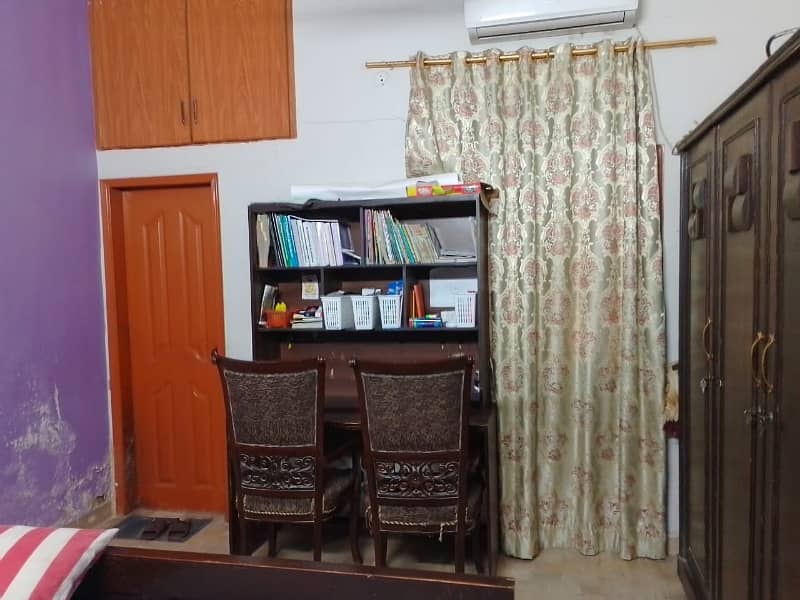 A Spacious 180 Square Yards House In Metrovil Colony - Block 3/1 2
