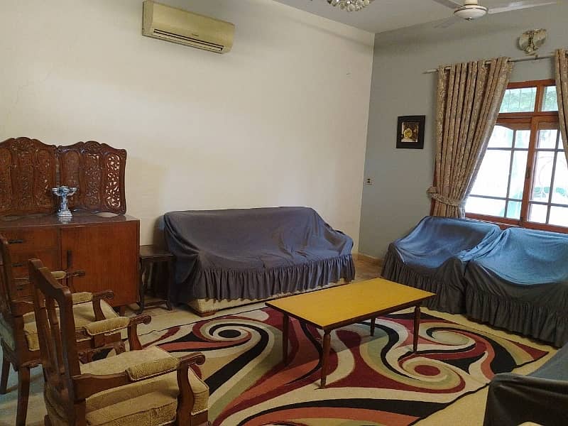 A Spacious 180 Square Yards House In Metrovil Colony - Block 3/1 12
